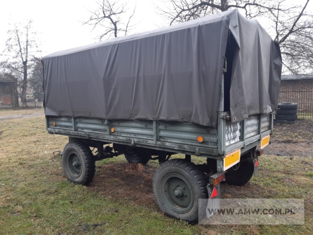 Przyczepa transportowa średniej ładowności D-46 (z pałąkami i opończą, przebieg: 22 504 km) 